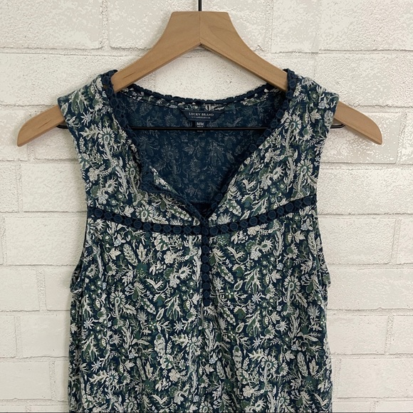 LAST CHANCE ✨ LUCKY BRAND Blue & Green Paisley Sleeveless Top - Picture 2 of 10